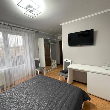 Hotel Золотий Лев Zvenyhorodka Exteriér fotografie