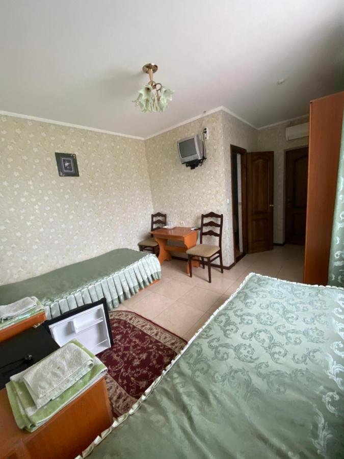 Hotel Золотий Лев Zvenyhorodka Exteriér fotografie